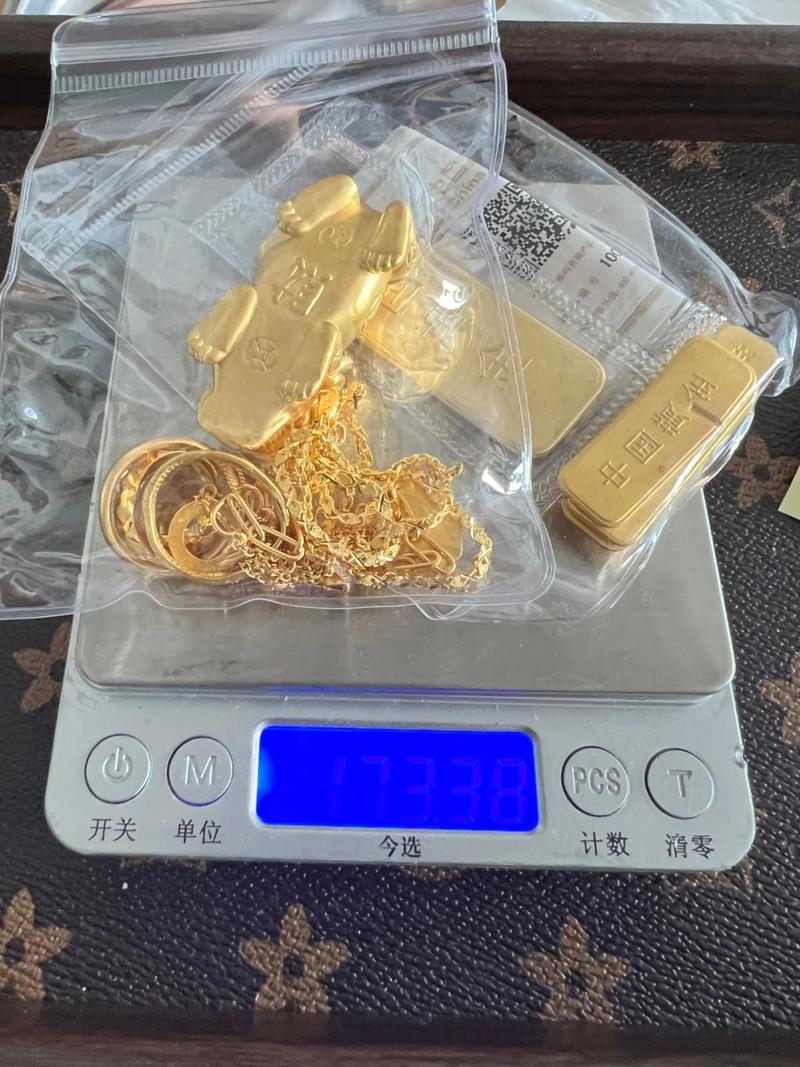 璀璨钻石戒指：引领时尚潮流的选择