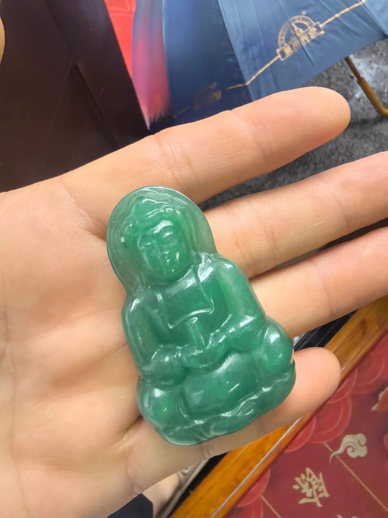 银饰：闪耀的艺术与时尚的邂逅